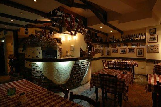 Amici Pizzeria