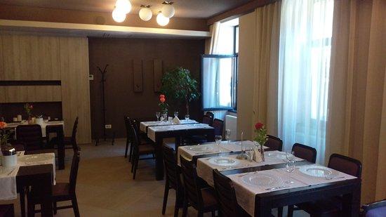 Caro Restaurant