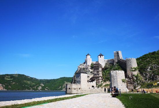 Cetatea Golubăț