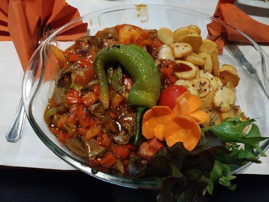 Gory Pince Es Terasz Etterem