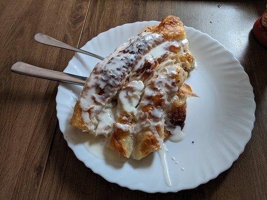 Koliba Burek ispod saca