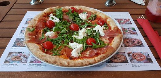 Pizza Paparazzi