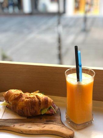 Feniks Gelato Saloon