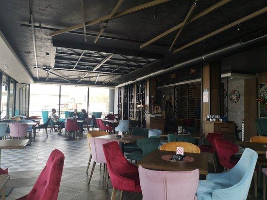 Flow Restaurant