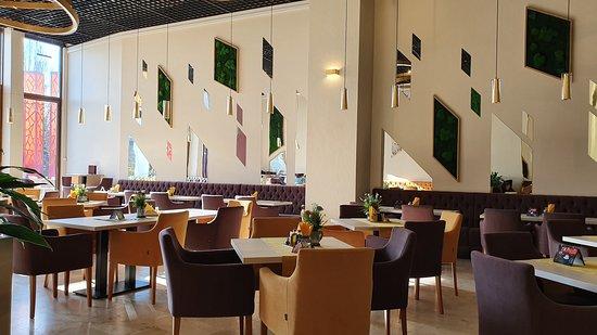 Select Bistro Cafe