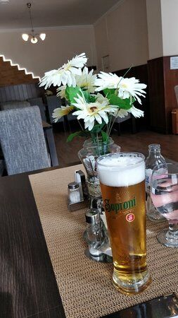 Toth Etterem & Cafe Bar